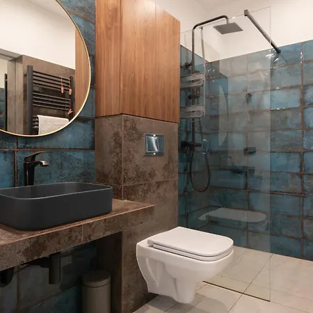 Barbara Ustron, Sun & Snow *